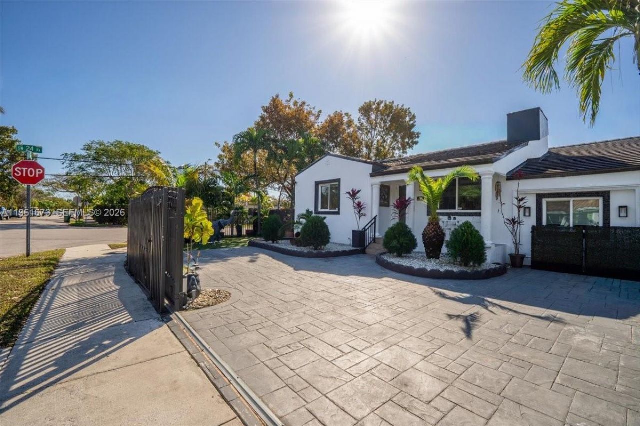 2400 SW 21st Ter, Miami, FL 33145 Photo