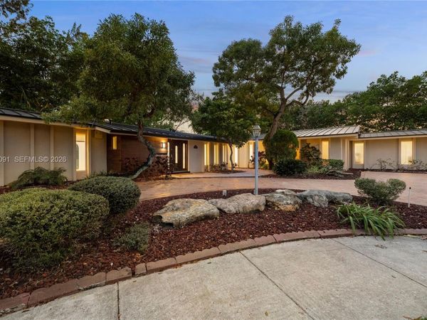 19860 NE 24th Ct, Miami, FL 33180