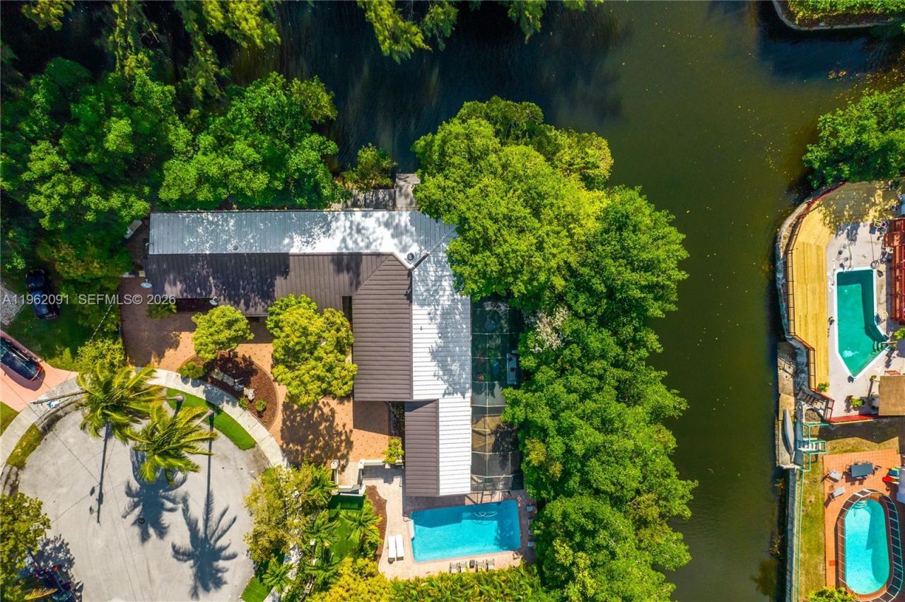 19860 NE 24th Ct, Miami, FL 33180 Photo