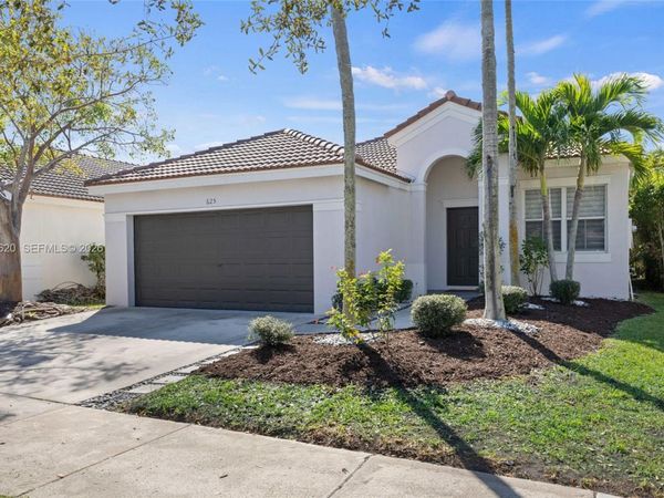 625 Bald Cypress Rd, Weston, FL 33327