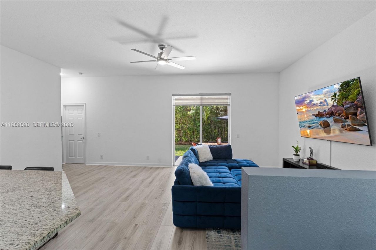 625 Bald Cypress Rd, Weston, FL 33327 Photo