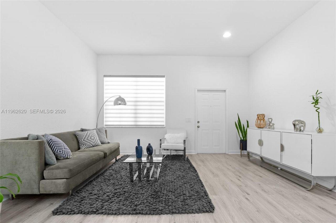 625 Bald Cypress Rd, Weston, FL 33327 Photo