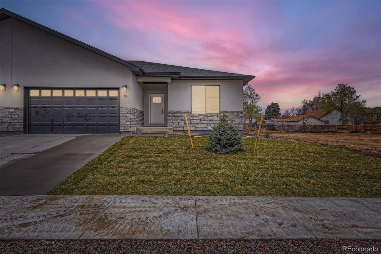 21 S Gray Street, Lakewood, CO 80226 Main Photo