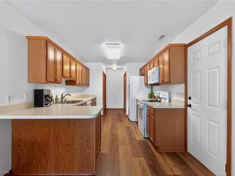 161 Beau Chemin Avenue, Louisville, OH 44641 Photo 10