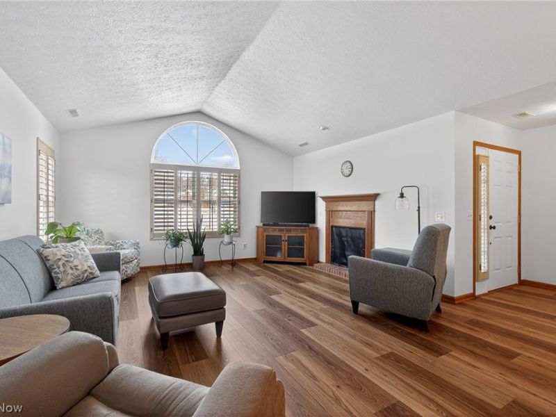 161 Beau Chemin Avenue, Louisville, OH 44641 Photo 5