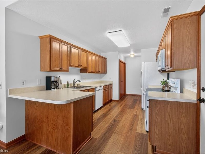 161 Beau Chemin Avenue, Louisville, OH 44641 Photo 9