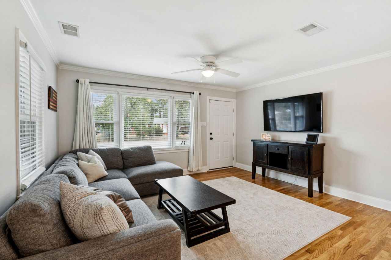 1131 Crull Drive Photo 9