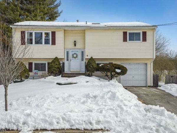 6 Herbert Ln, Hackettstown, NJ 07840