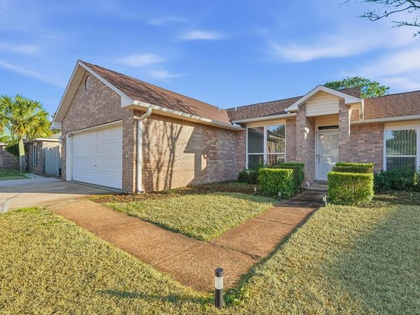 8563 Vehlin Court, Navarre, FL 32566