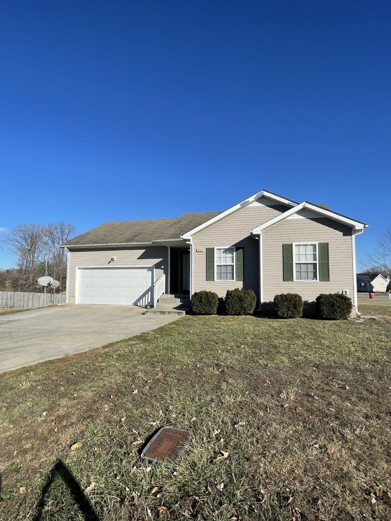 399 Paris Dr, Clarksville, TN 37042 Main Photo