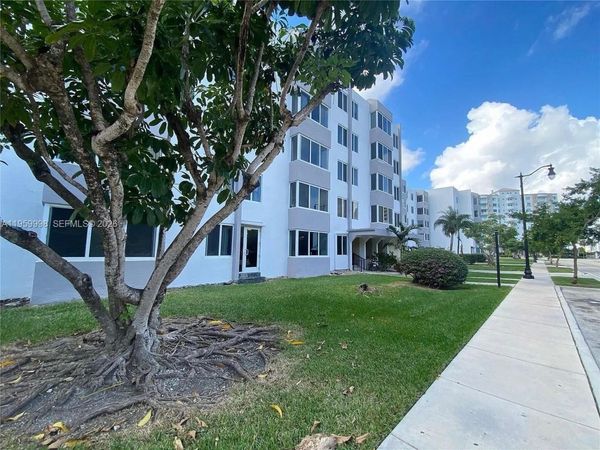 250 180th Dr, Unit 158, Sunny Isles Beach, FL 33160