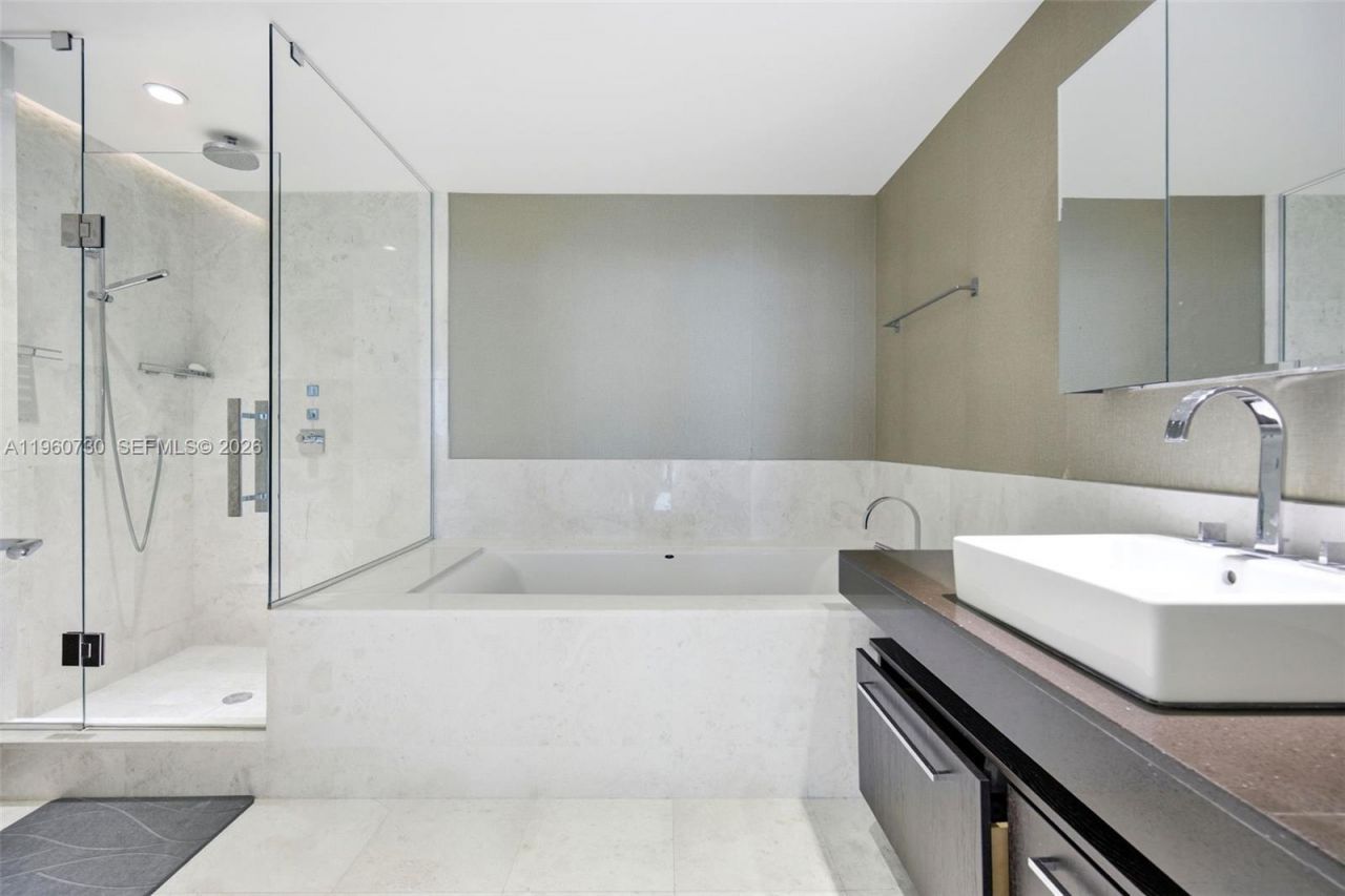 17121 Collins Ave , Unit 1606, Sunny Isles Beach, FL 33160 Photo