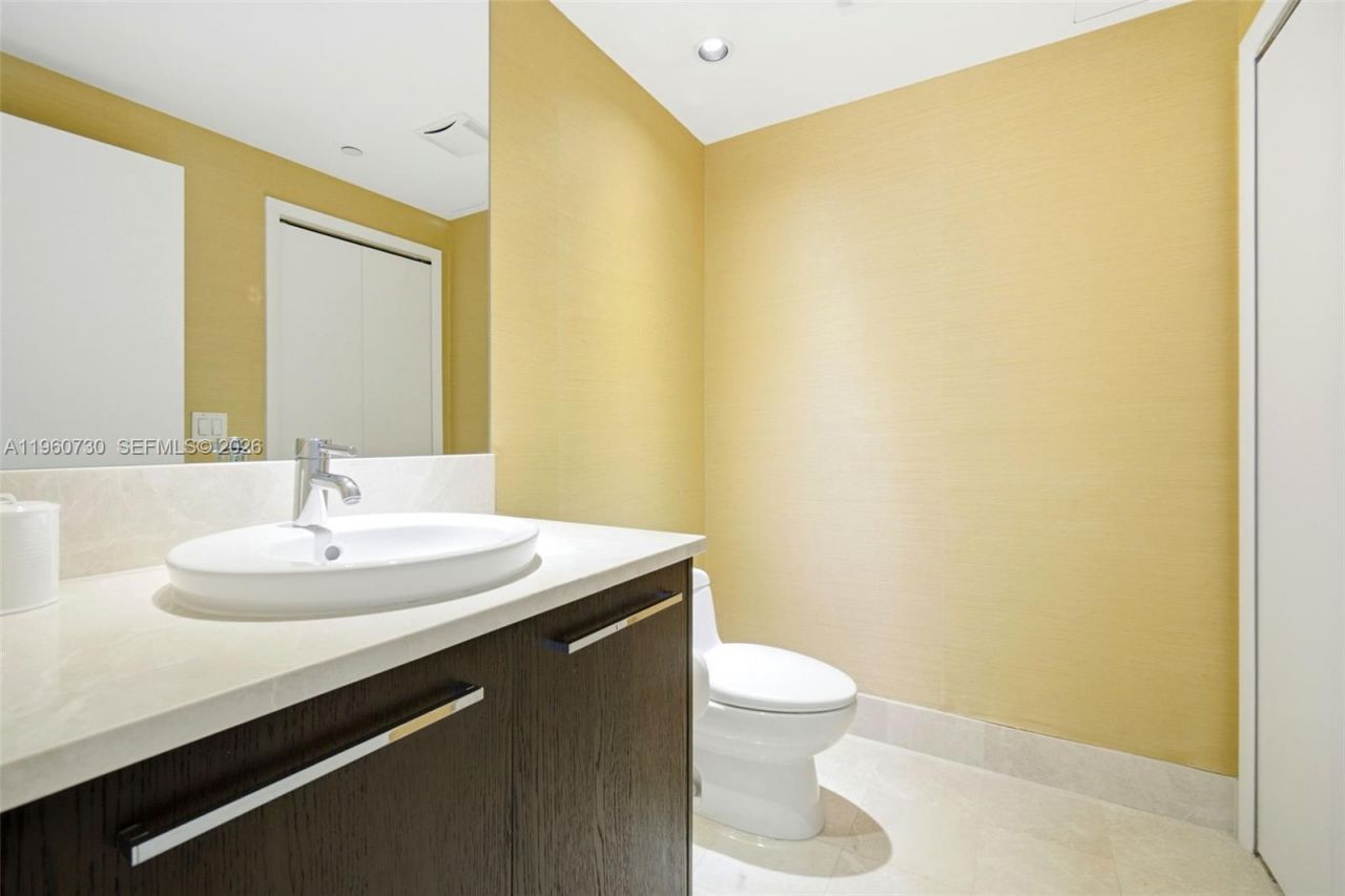 17121 Collins Ave , Unit 1606, Sunny Isles Beach, FL 33160 Photo