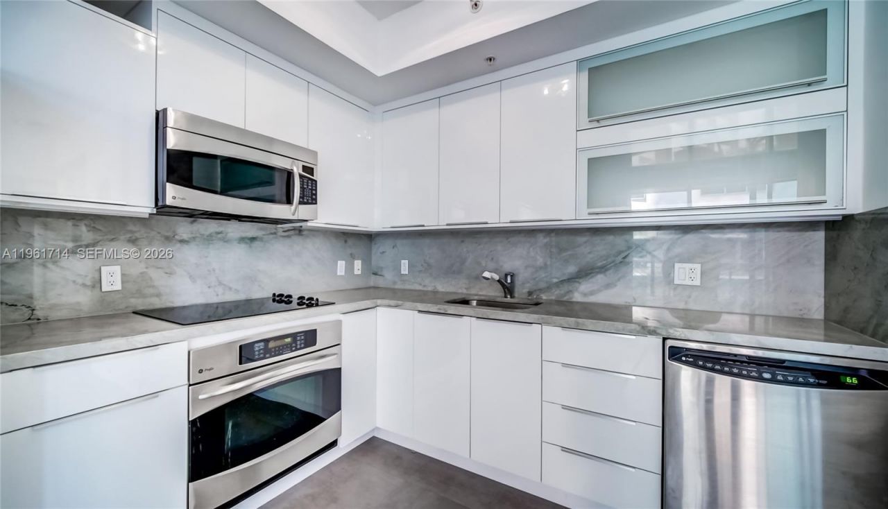 90 SW 3rd St, Unit TH706, Miami, FL 33130 Photo