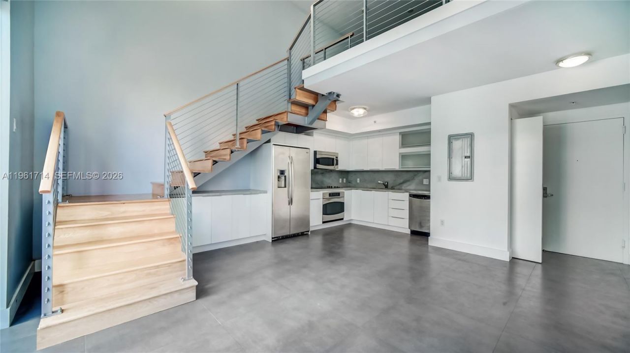 90 SW 3rd St, Unit TH706, Miami, FL 33130 Photo