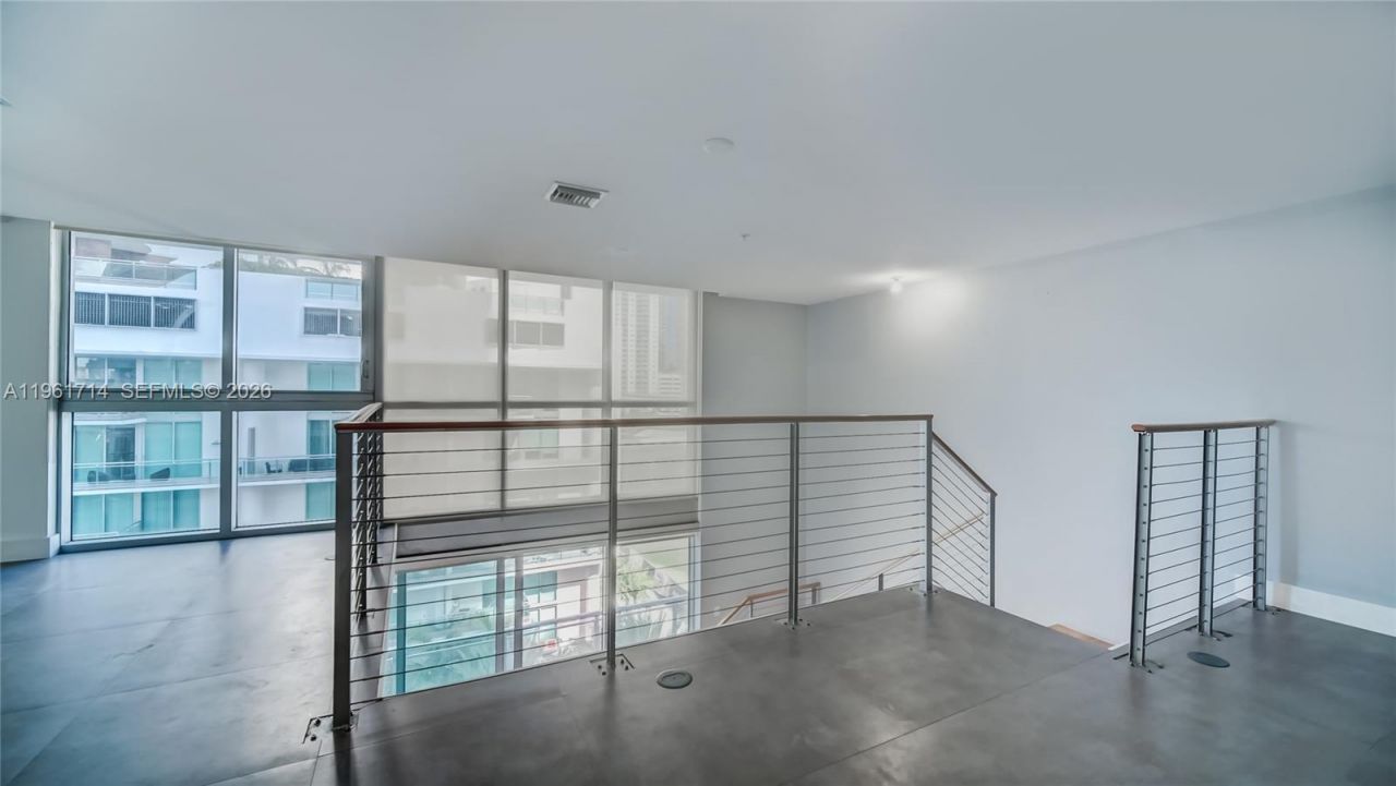 90 SW 3rd St, Unit TH706, Miami, FL 33130 Photo