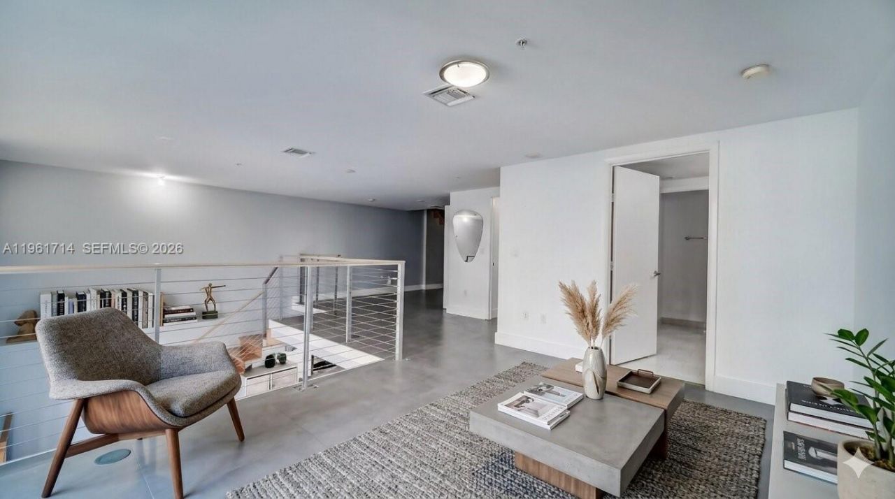 90 SW 3rd St, Unit TH706, Miami, FL 33130 Photo