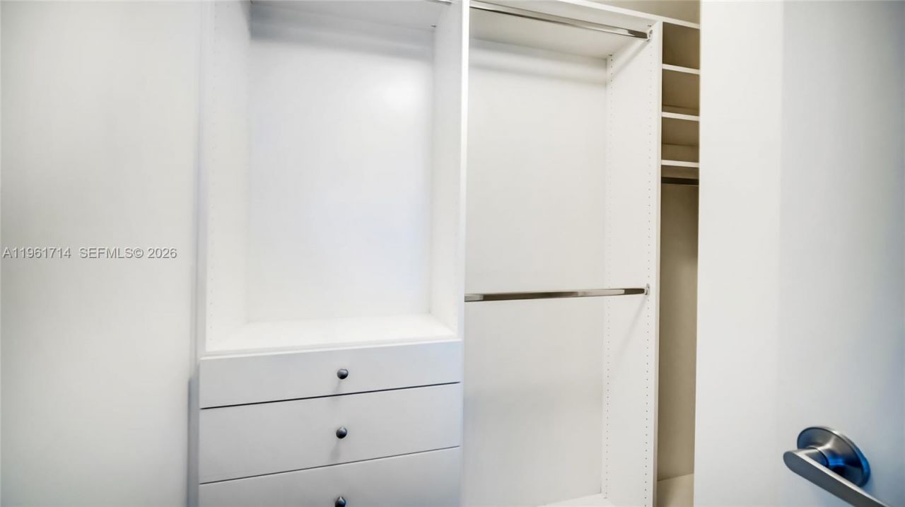 90 SW 3rd St, Unit TH706, Miami, FL 33130 Photo