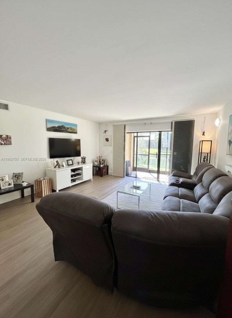 439 Lakeview Dr , Unit 106, Weston, FL 33326 Photo