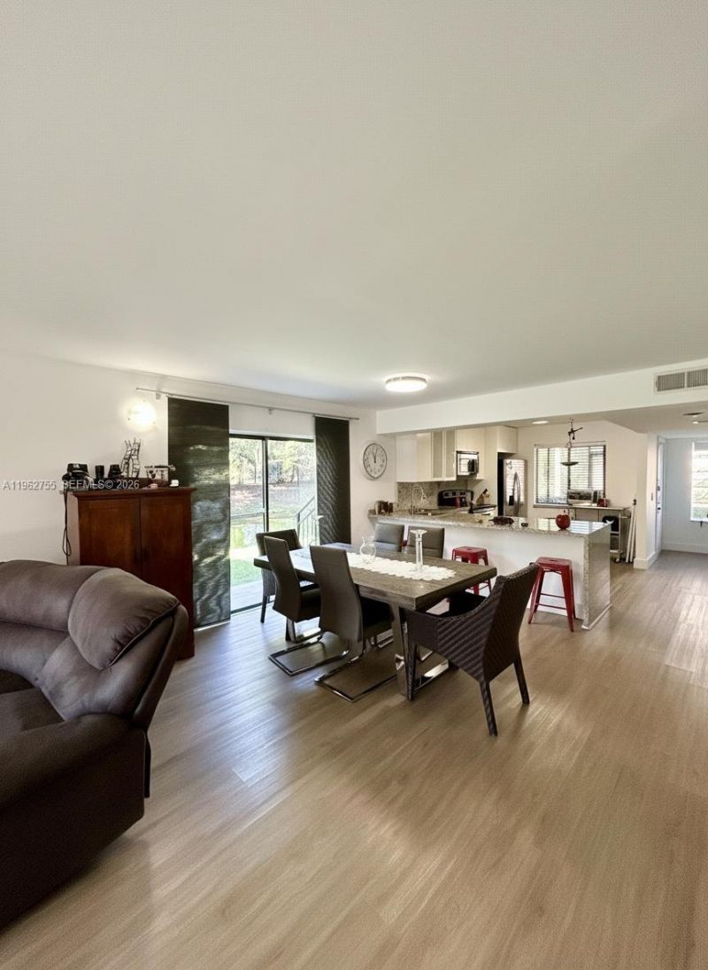 439 Lakeview Dr , Unit 106, Weston, FL 33326 Photo