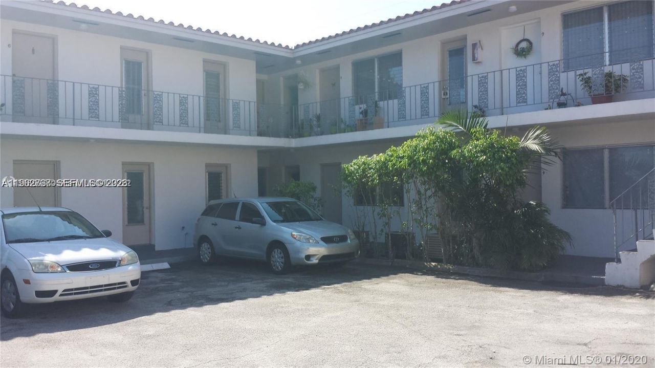 236 Madeira Ave, Unit 3, Coral Gables, FL 33134 Photo