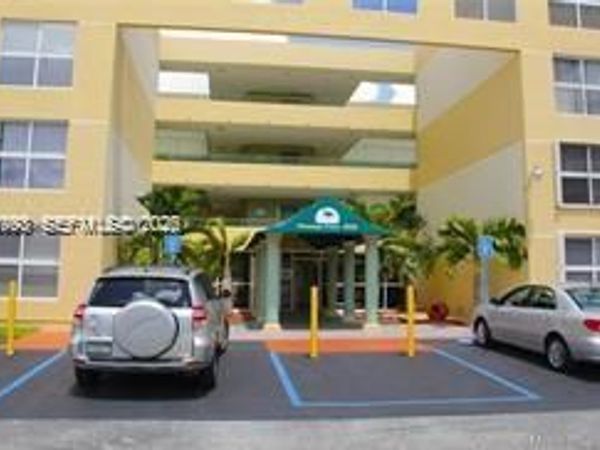 8320 NW 8th St, Unit 2-110, Miami, FL 33126