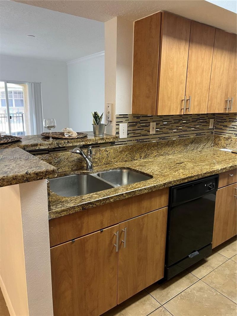 231 SW 116th Ave, Unit 19202, Pembroke Pines, FL 33025 Photo