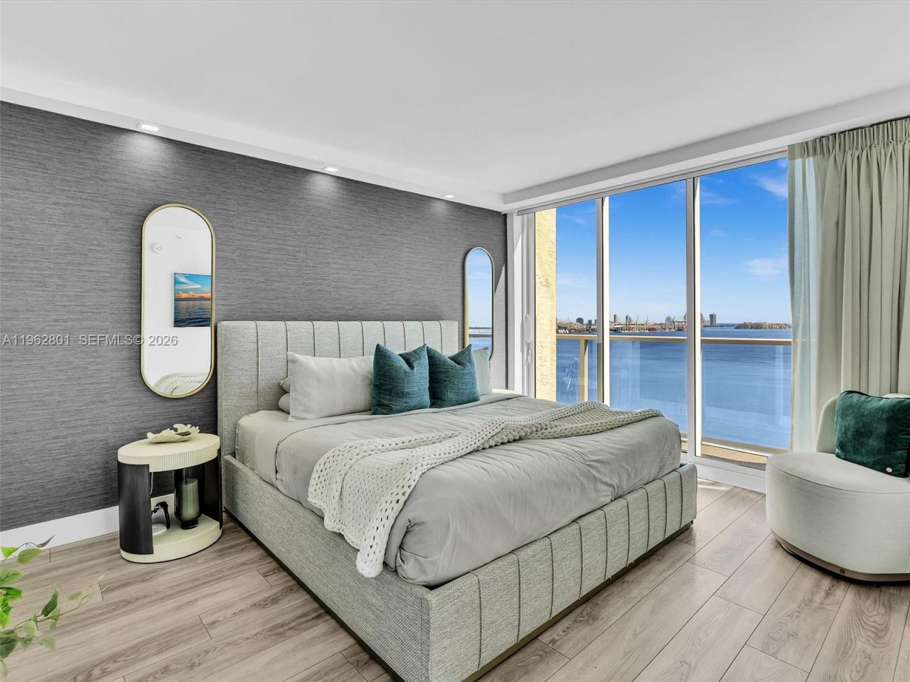 1155 Brickell Bay Dr, Unit 2011, Miami, FL 33131 Photo