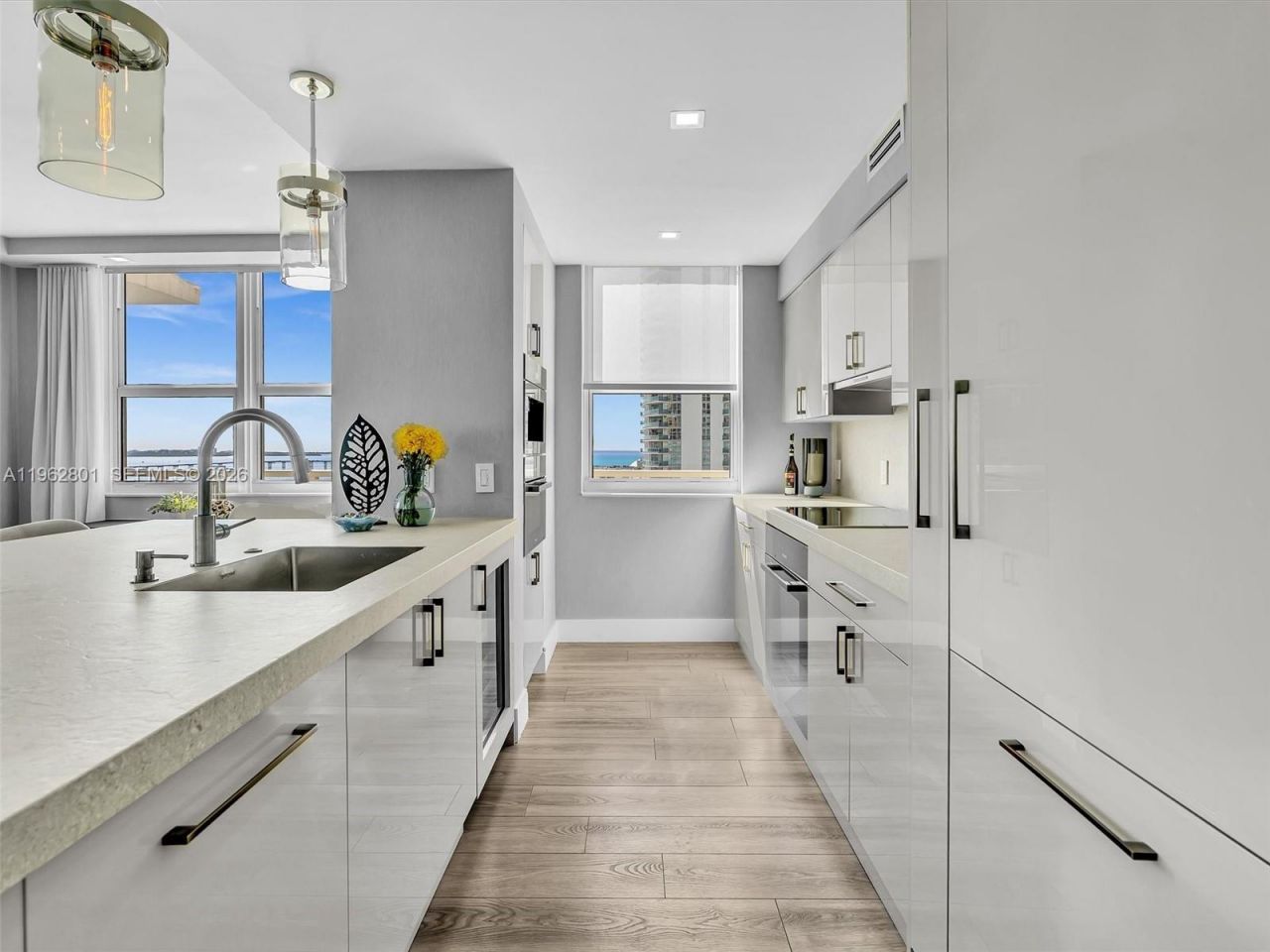 1155 Brickell Bay Dr, Unit 2011, Miami, FL 33131 Photo