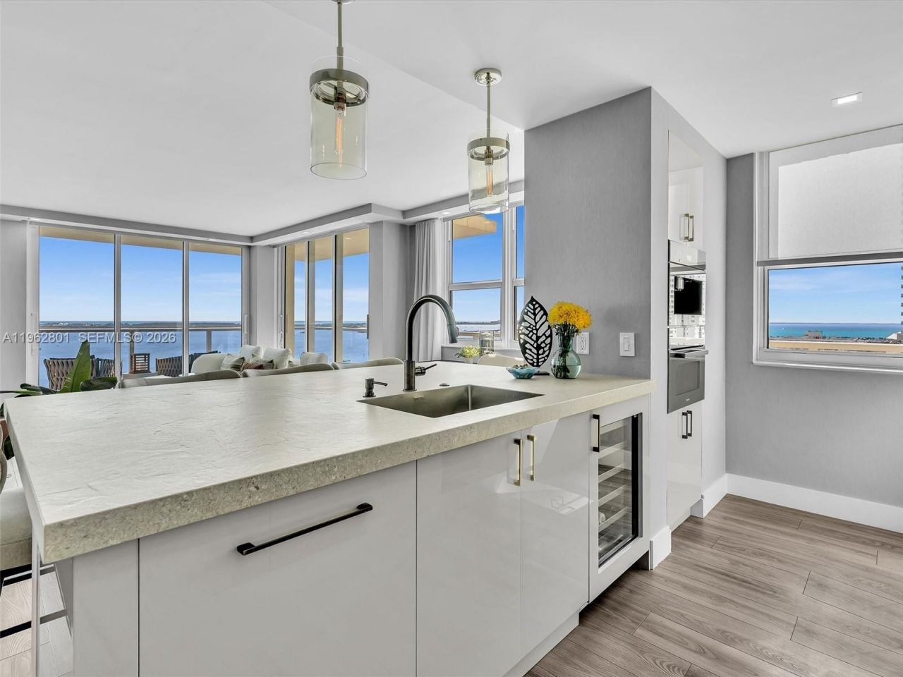 1155 Brickell Bay Dr, Unit 2011, Miami, FL 33131 Photo