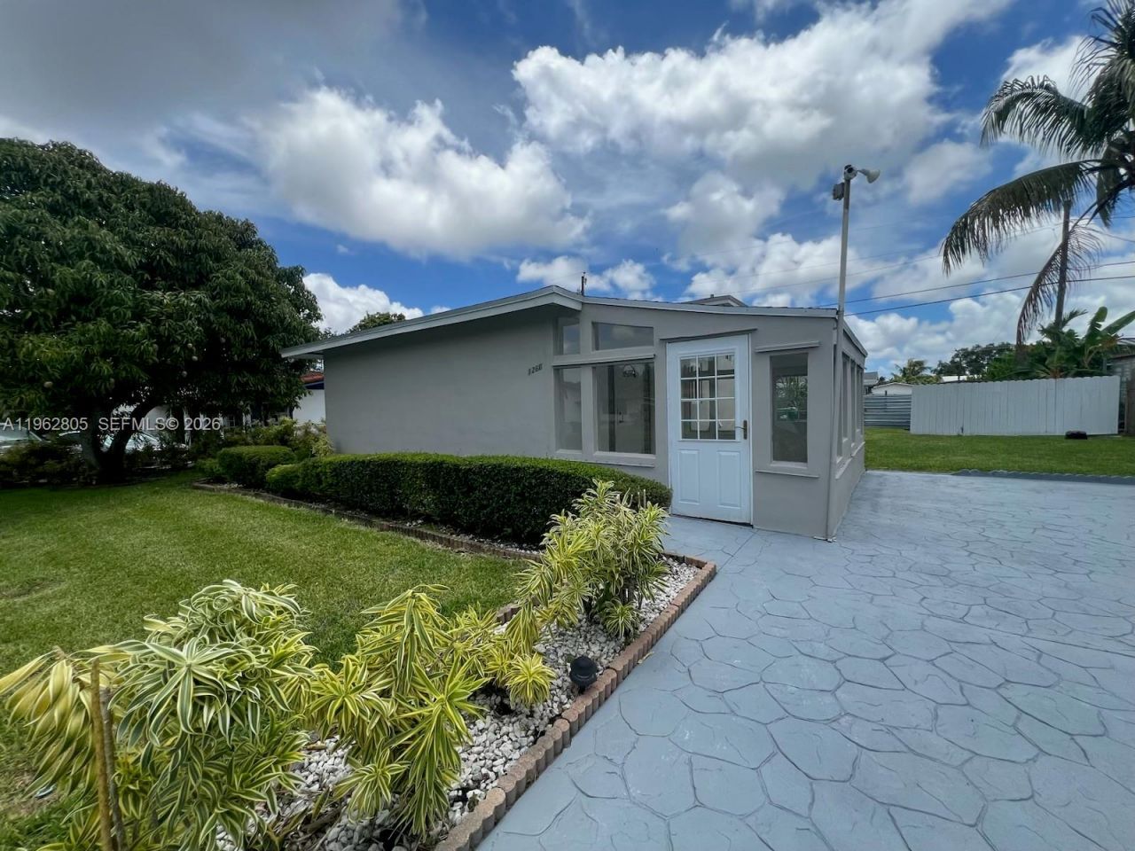 1260 NE 200th Ter, Miami, FL 33179 Photo