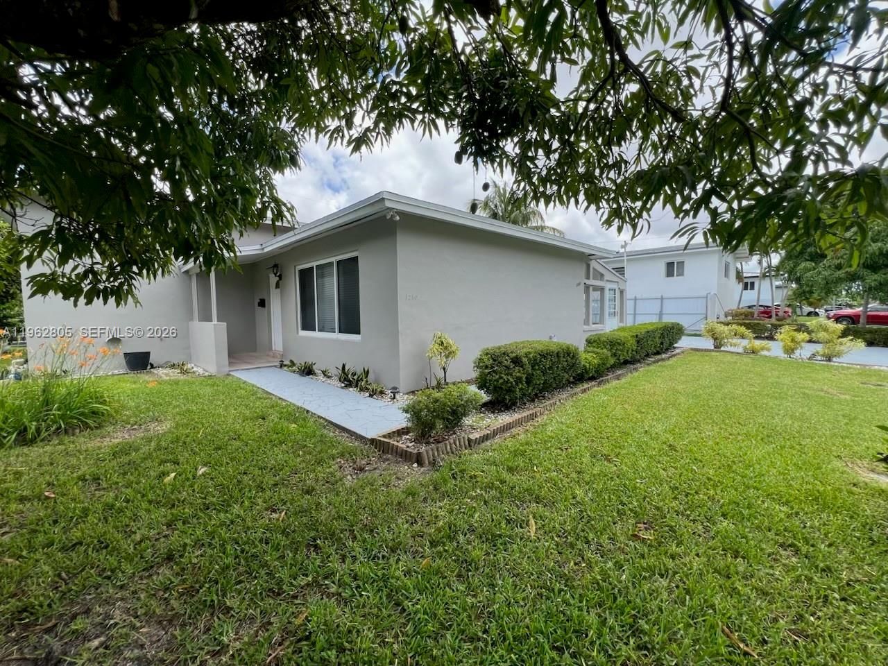1260 NE 200th Ter, Miami, FL 33179 Photo