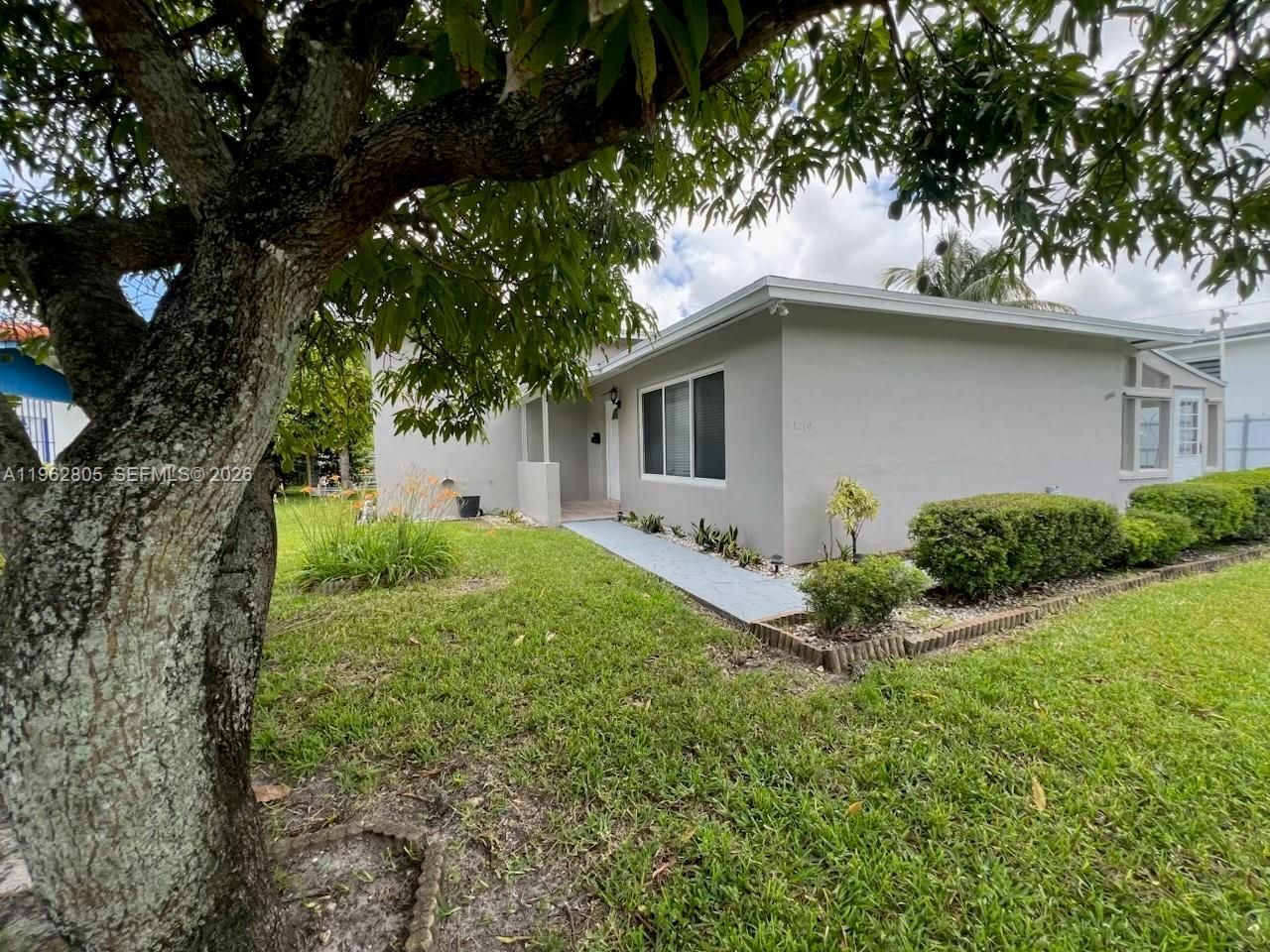 1260 NE 200th Ter, Miami, FL 33179 Photo