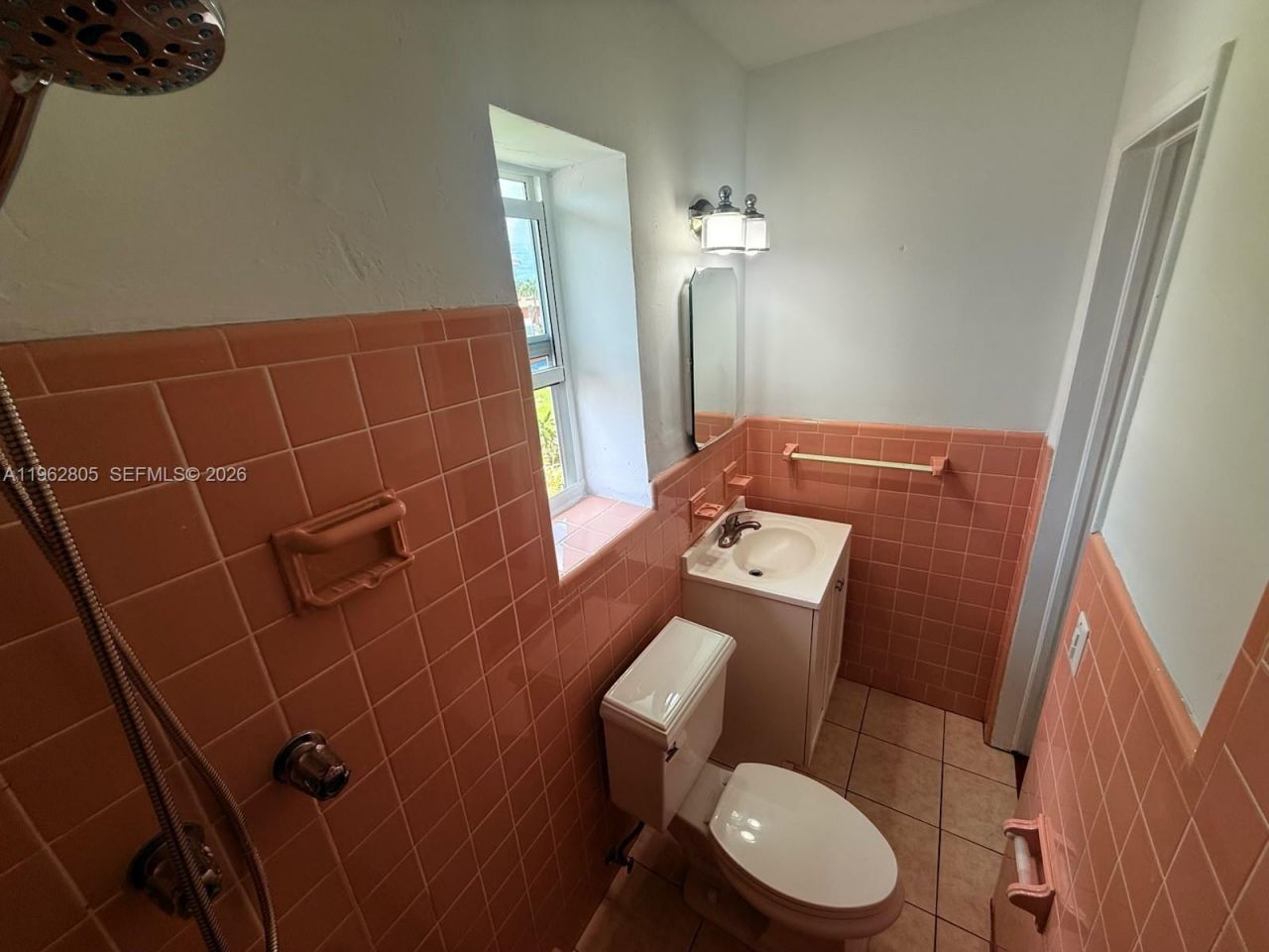 1260 NE 200th Ter, Miami, FL 33179 Photo