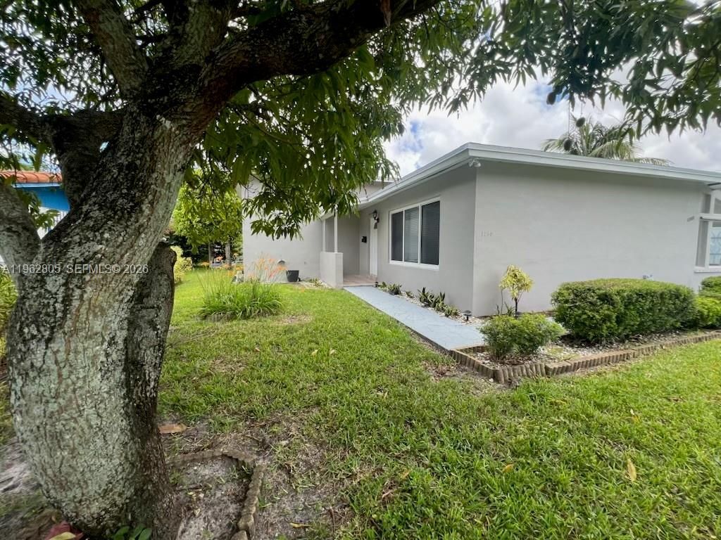 1260 NE 200th Ter, Miami, FL 33179 Photo