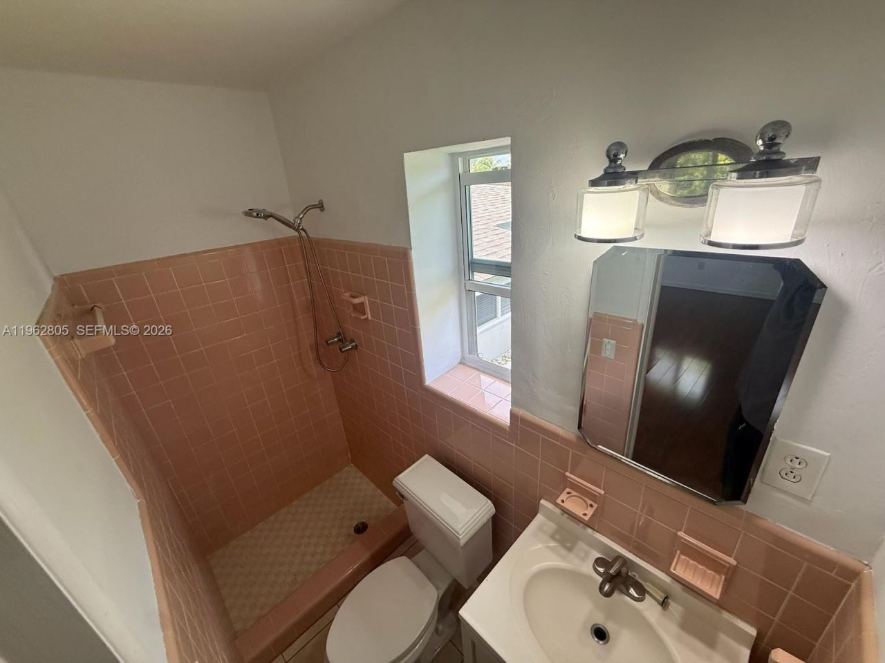 1260 NE 200th Ter, Miami, FL 33179 Photo