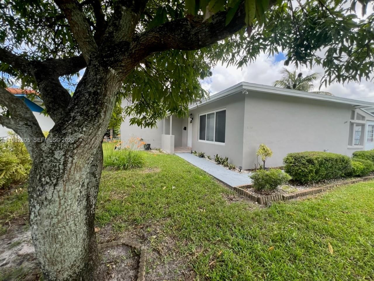 1260 NE 200th Ter, Miami, FL 33179 Photo