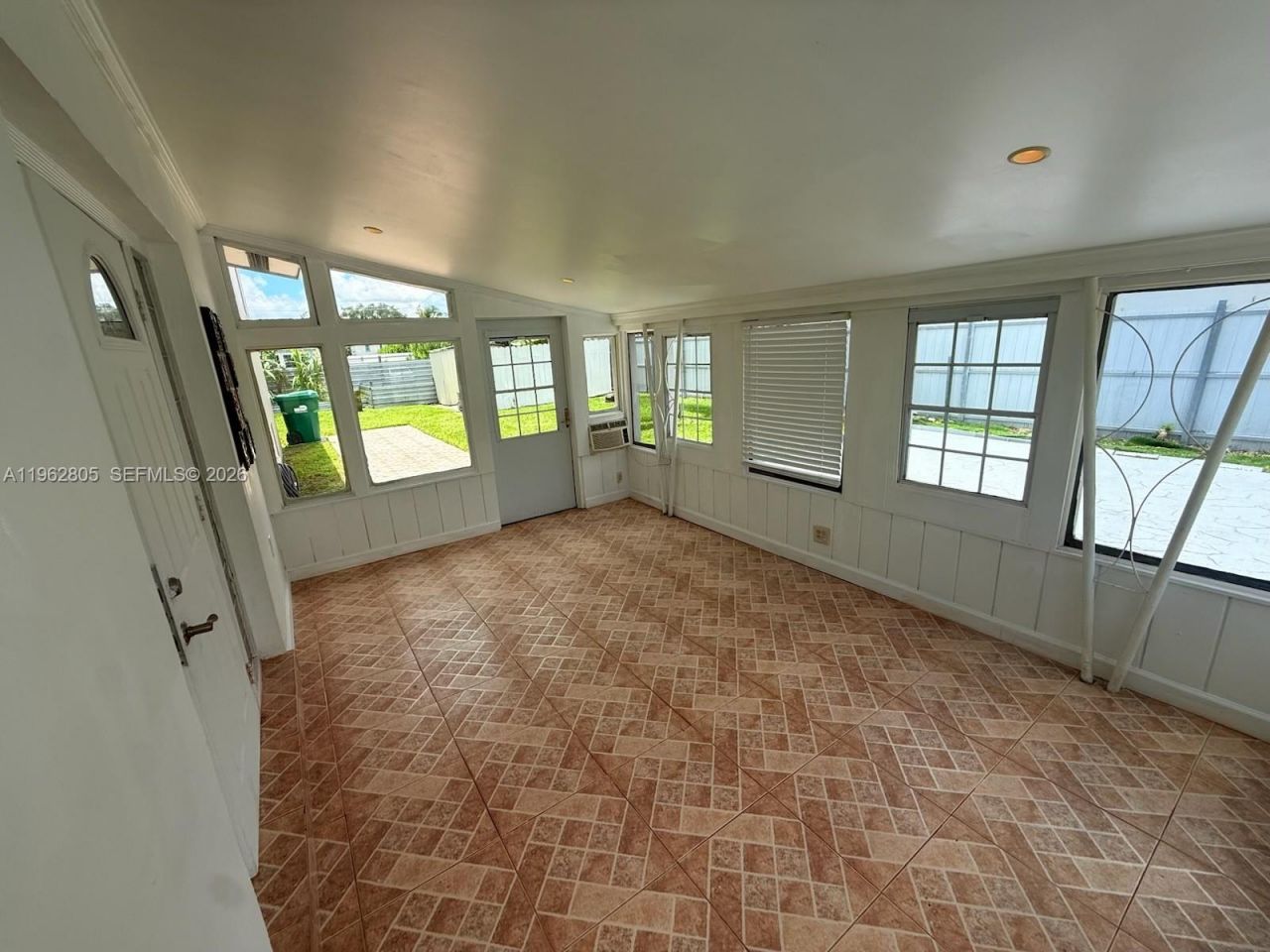 1260 NE 200th Ter, Miami, FL 33179 Photo