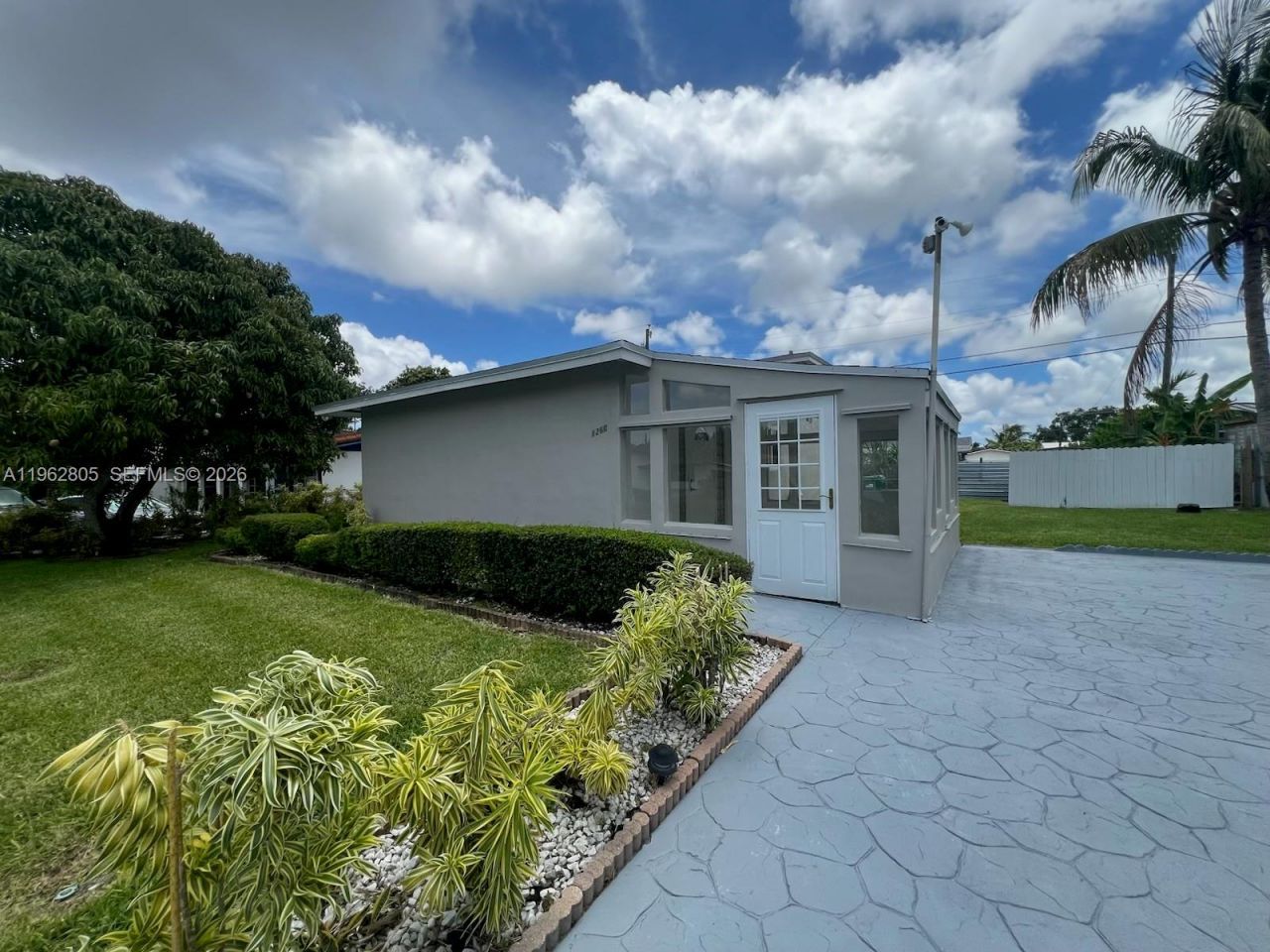 1260 NE 200th Ter, Miami, FL 33179 Photo