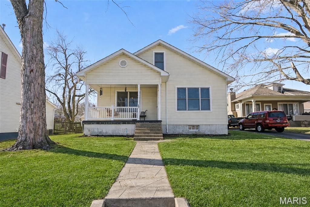 807 N Metter Avenue, Columbia, IL 62236 Main Photo