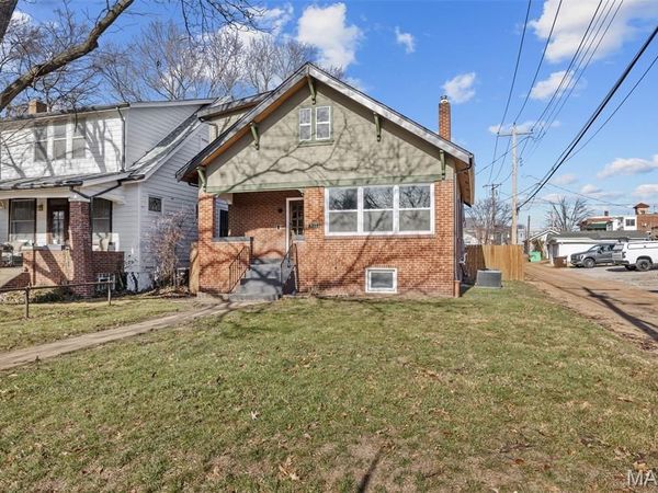 6717 Bradley Avenue, St Louis, MO 63139