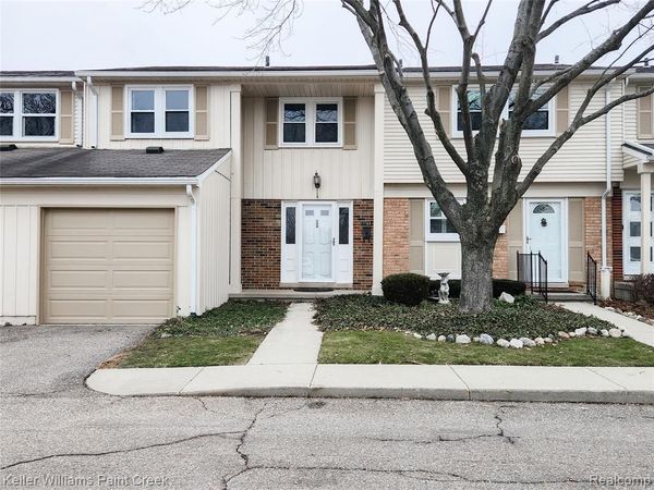 1760 Brentwood Drive, Troy, MI 48098