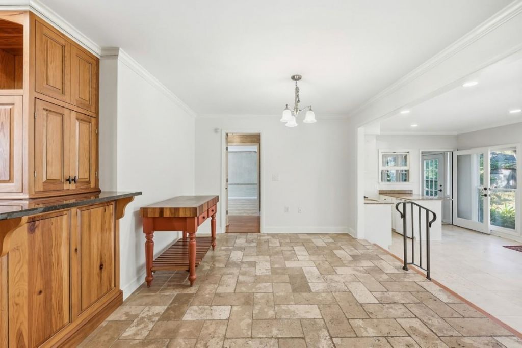 571 Fernwood Rd. Photo 11