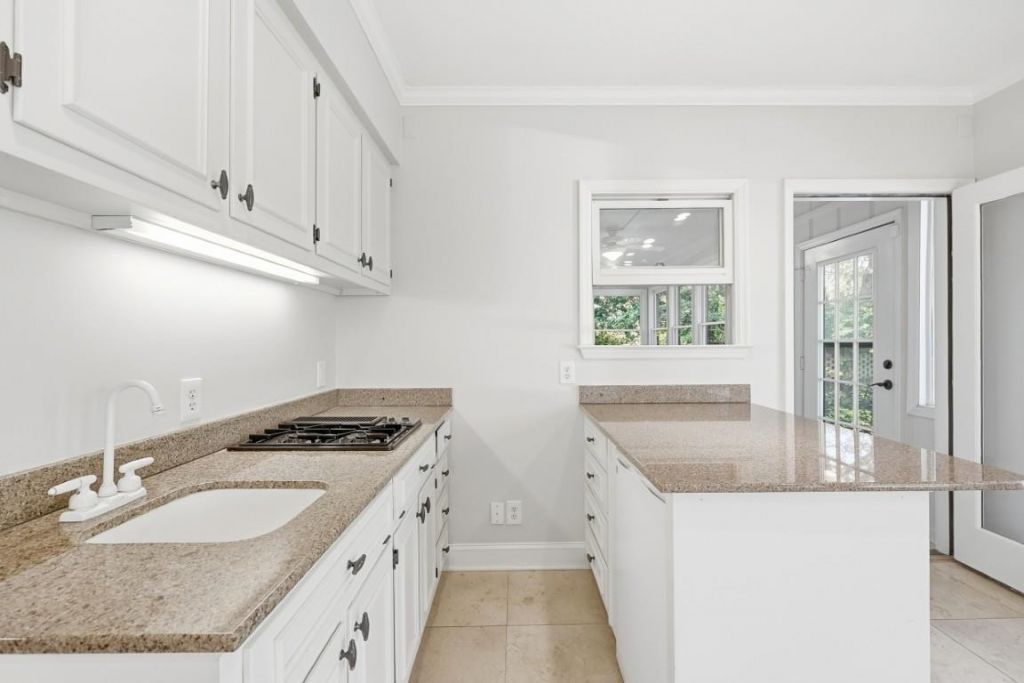 571 Fernwood Rd. Photo 13