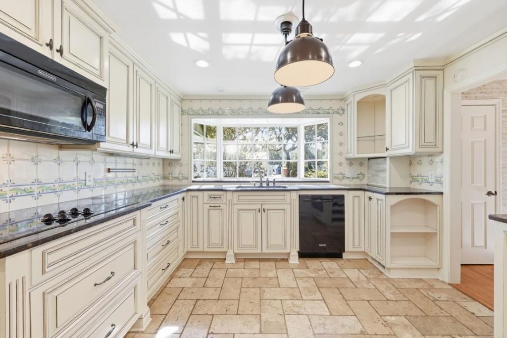 571 Fernwood Rd. Photo 7