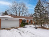 25575 N Fairfield Road, Hawthorn Woods, IL 60047 primary photo