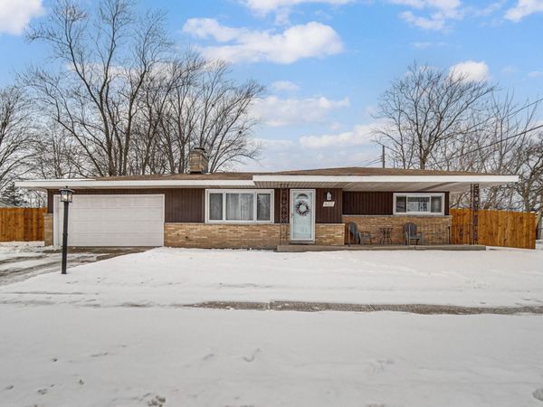 622 E 54th Avenue, Merrillville, IN 46410