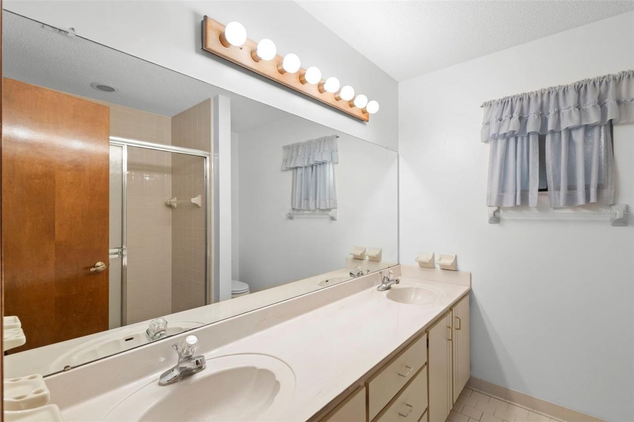 646 Yupon Avenue, New Smyrna Beach, FL 32169 Photo