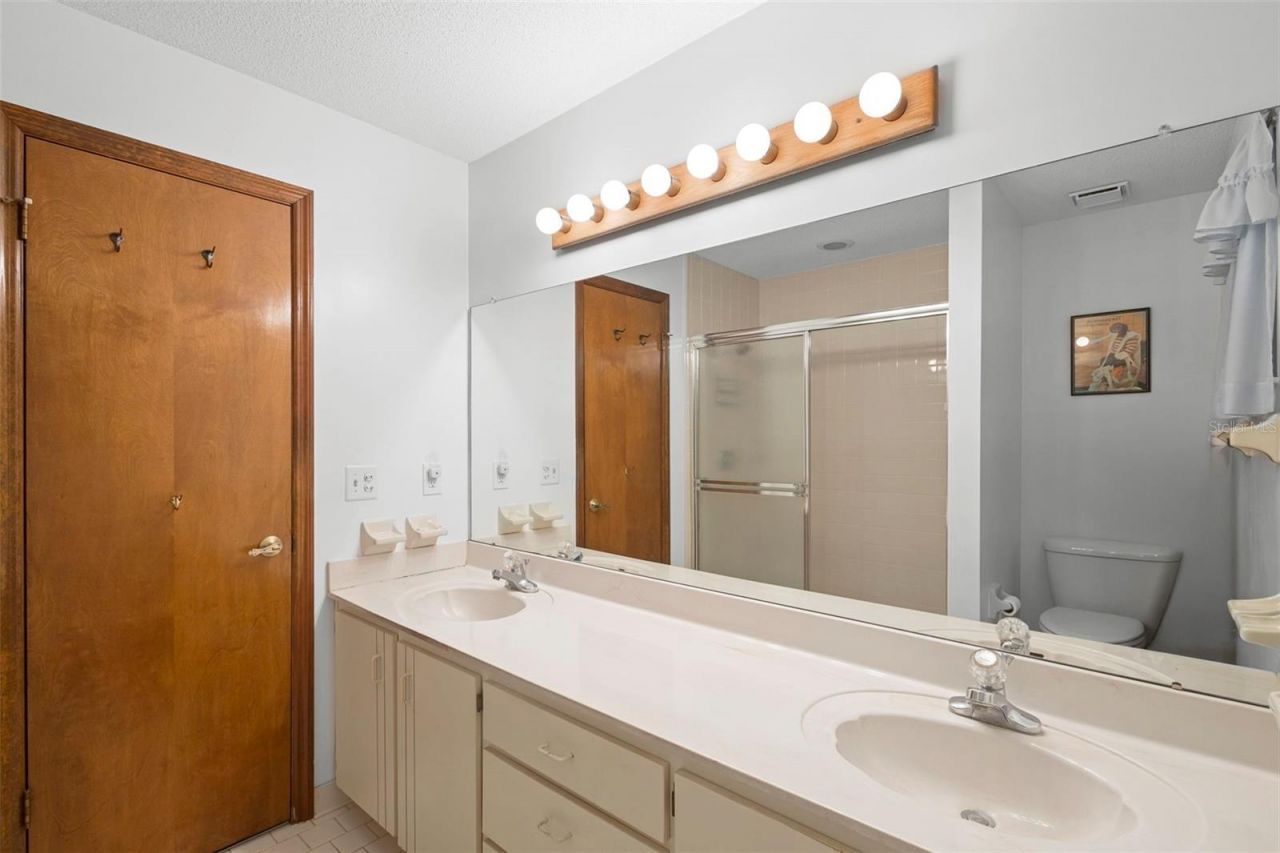 646 Yupon Avenue, New Smyrna Beach, FL 32169 Photo