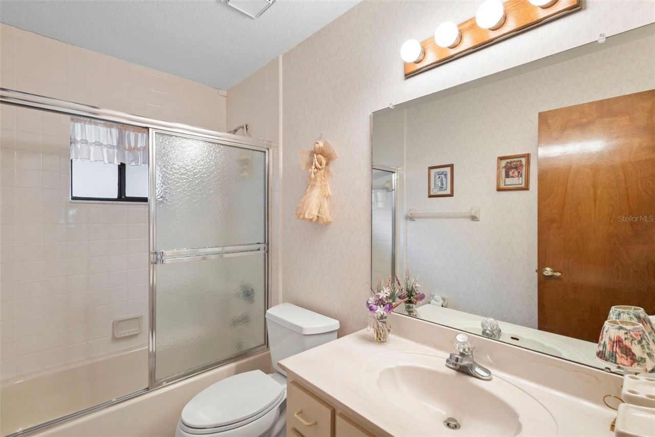 646 Yupon Avenue, New Smyrna Beach, FL 32169 Photo